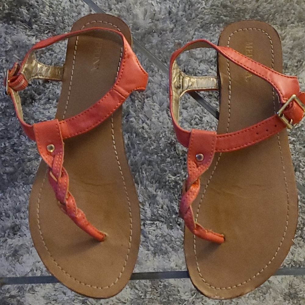 B1GO Free Merona Peach Sandals - Picture 1 of 3